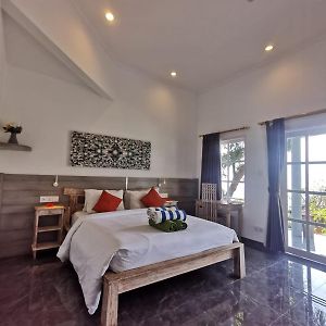 One-Bedroom Bungalow Sea View